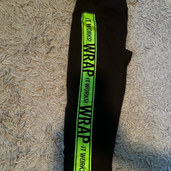 ItWorks capri leggings - Picture 4 of 4